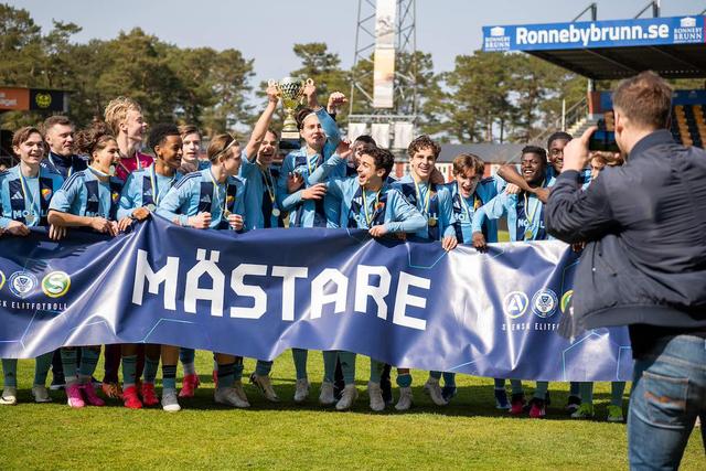 Le DIF PA16 remporte la Coupe de la Ligue |  Football de Djurgarden