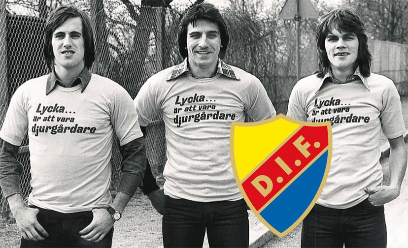 Spelare på 70-talet med tröjor med texten Lycka är att vara Djurgårdare